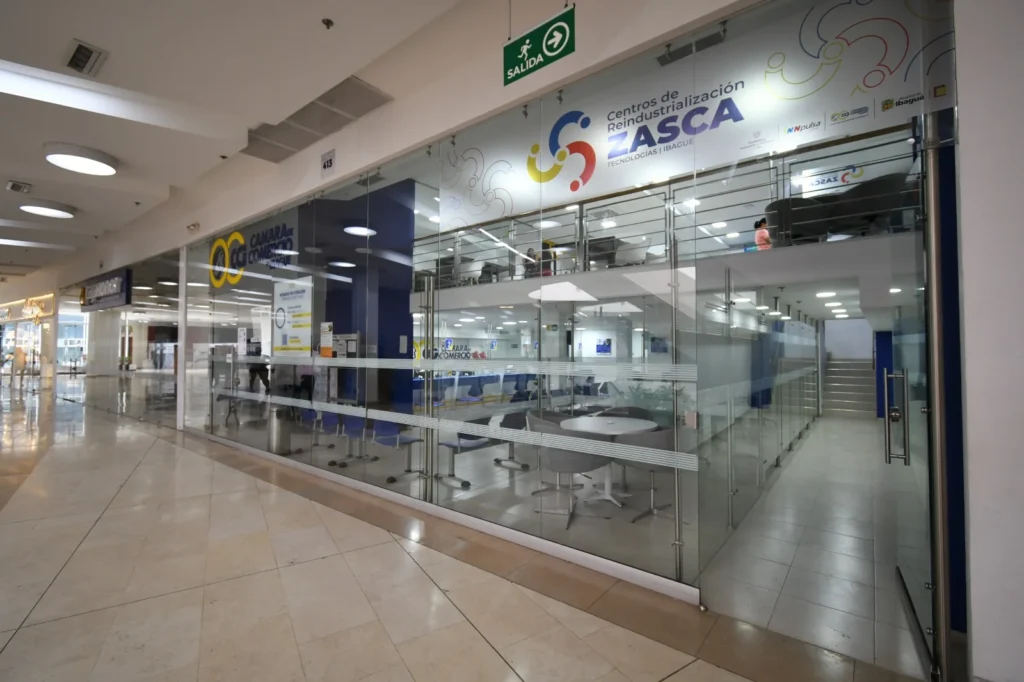 Imagen referente a inauguración primer Centro de Reindustrialización Zasca Tecnología en Colombia