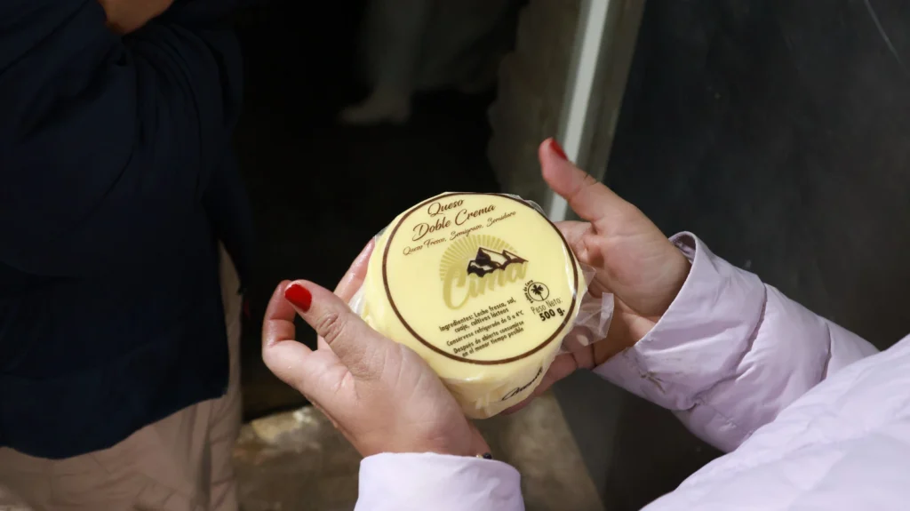 Fotografía de un primer plano de una rueda de queso de ‘La Cima’.