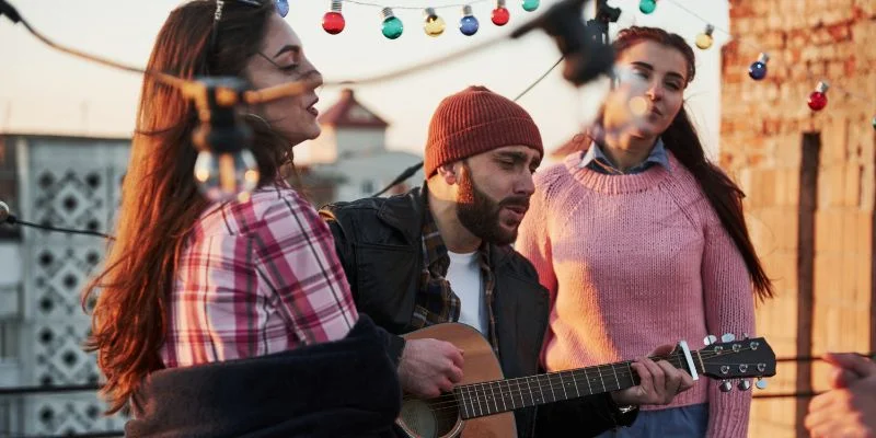 Imagen referente a músicos en época decembrina