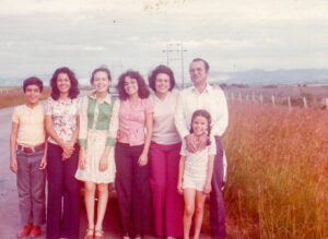 FOTOGRFÍA FAMILIA LAGOS EN LOS AÑOS DE FUNDACIÓN DE LA EMPRESA 1976
