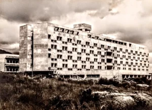 FOTOGRAFÍA HOSPITAL FEDERICO LLERAS EN CONSTRUCCIÓN 1967