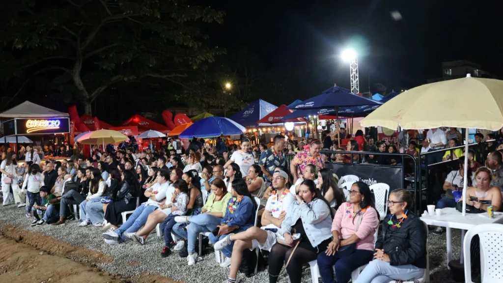 Fotografía general asistentes feria Ibagué Tierra de Sabores