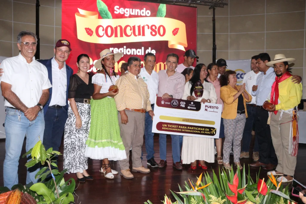 La Asociación de Apicultores Ambientales y Agropecuarios del Sur del Tolima – APIS de Chaparral ganadora del II de Cacao Concurso