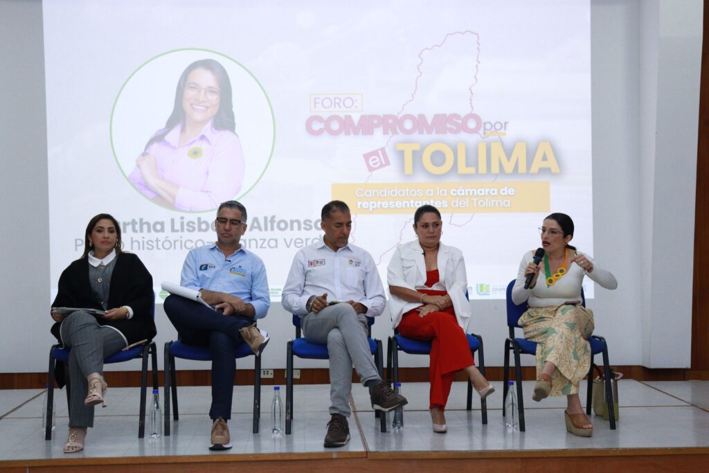 Candidatos que participaron en el foro compromisos por el Tolima