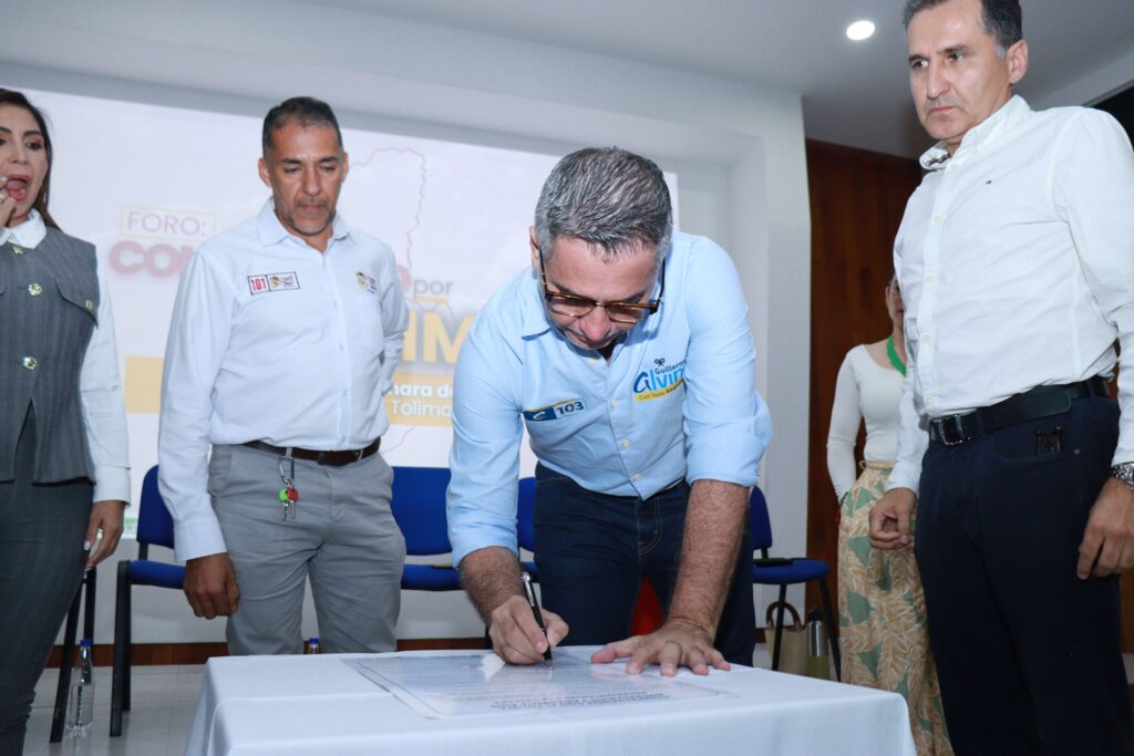 Guillermo Ignacio Alvira Acosta - Partido Conservador firma el pacto compromiso por el Tolima.
