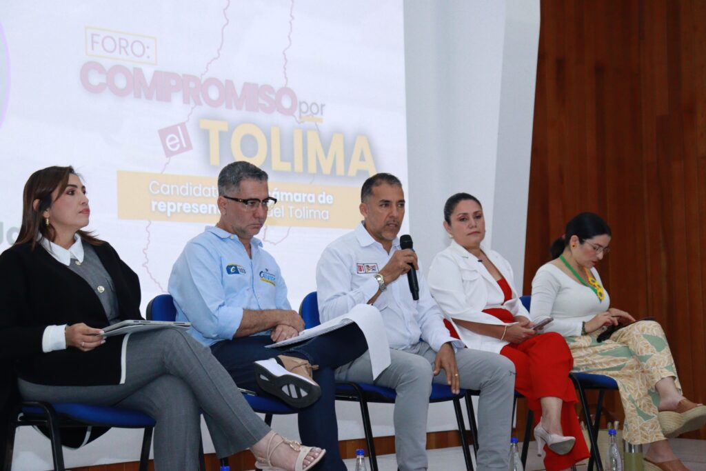 Rodrigo Rivera Jara - Colombia Justa y Libre responde una de las preguntas hechas en el foro