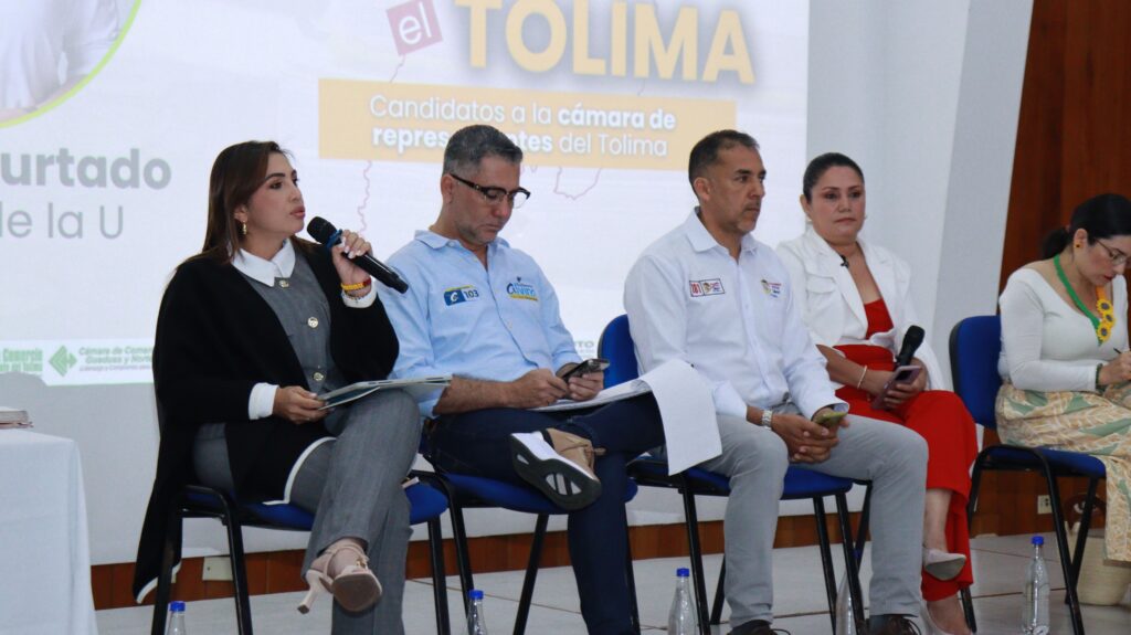 Carolina Hurtado Barrera candidata por el Partido…sponde una de las preguntas hechas en el foro